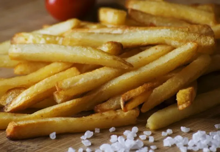 Ile kcal mają frytki domowe? Zaskakujące fakty o kaloriach