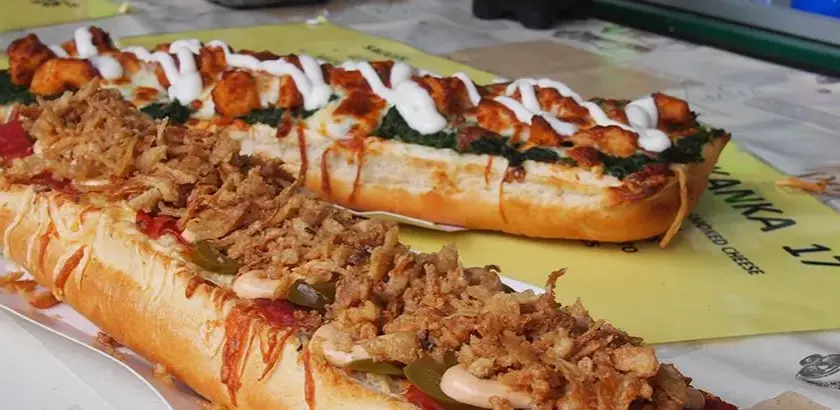 Ile kcal ma zapiekanka z biedronki? Sprawdź kalorie i skład