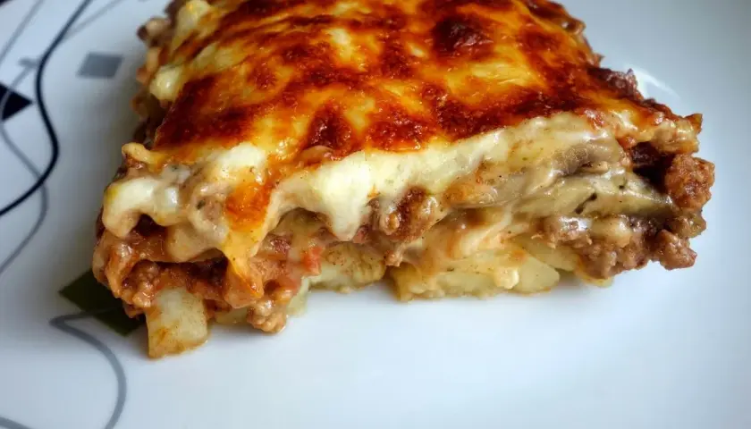 Prosta zapiekanka ziemniaczana z mięsem mielonym, która zawsze się udaje